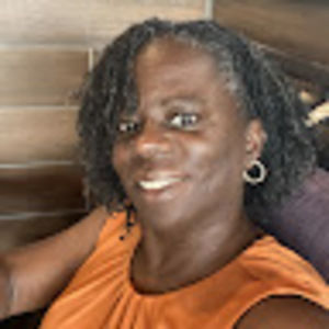 Meet your Posher, Leslie